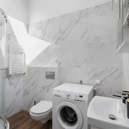 Close-central - Great Location- Praga Polnoc - 18 People -marcinkowskiego Warsaw