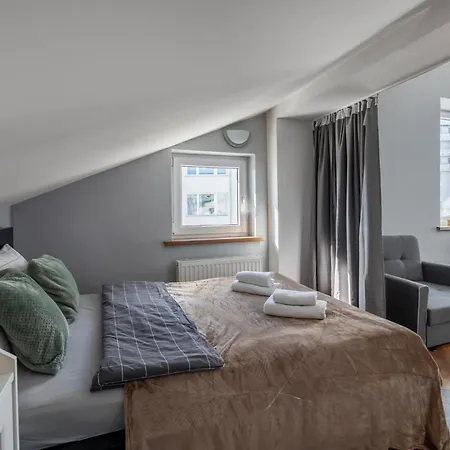 Close-central - Great Location- Praga Polnoc - 18 People -marcinkowskiego *