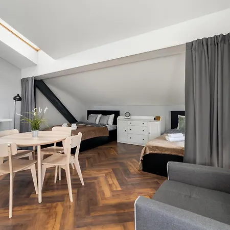 Apartment Close-central - Great Location- Praga Polnoc - 18 People -marcinkowskiego Warsaw